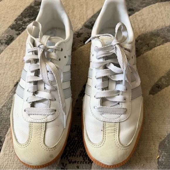 Adidas Classic White and Light Blue Samba Size 8 - Picture 2 of 5